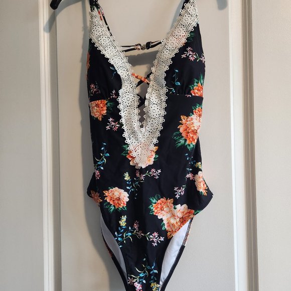 Cupshe One Piece - Picture 1 of 3